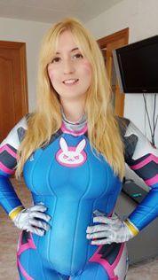 dva_overwatch_cosplay dva_overwatch_cosplay