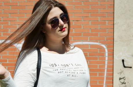 OOTD ~ Yo tambien me atrevo con las rayas!! Just Don't Care - Curvy Blogger