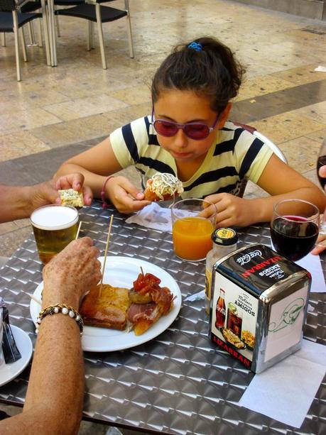 Blog Diario, Solo Yo, FotoDelDía, Cumpleaños, Cumpleaños de Alejandra, Navio Santisima Trinidad, Puerto de ALicante, Fogueres, Hogueras, Blog Diario, Solo Yo, blog Solo Yo, 10 años, Blogger Alicante, 