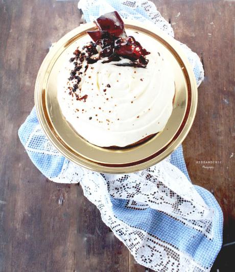 Tarta de chocolate , bayas de goji y polvo de caramelo #cookingthechef