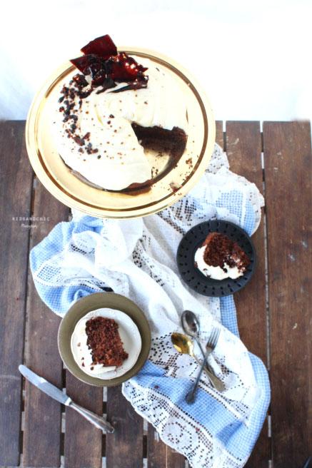 Tarta de chocolate , bayas de goji y polvo de caramelo #cookingthechef