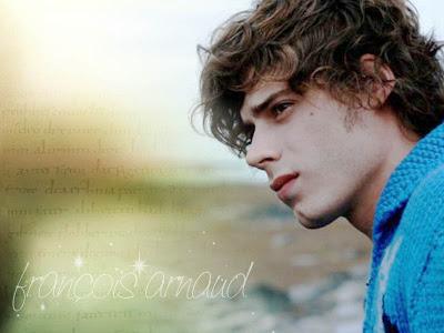 El bello François Arnaud, cumple 31 años