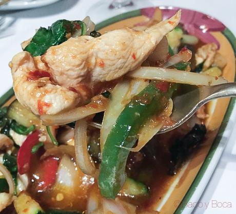 KAPROAW KAI en thai garden baco y boca