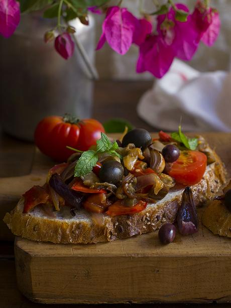 TOSTAS DE VERDURAS ASADAS