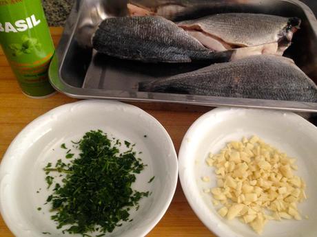 Blog de Cocina, Solo Yo, Blog Solo Yo, QueComemosHoy, ComoSeHizo, ConlasManosEnLaMasa, ParaChuparseLosDedos, PasoAPaso, receta, Dorada Ajo y perejil, patatas con cebolla y pimiento, aceite oliva virgen extra, aerosol al gusto, la chinata, blogger alicante, 