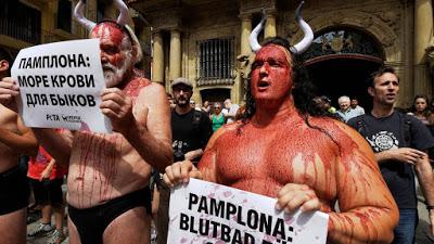 San Fermín se baña de sangre y sexo.