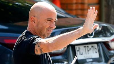 La cláusula que le permitiría a Jorge Sampaoli asumir como DT de Argentina