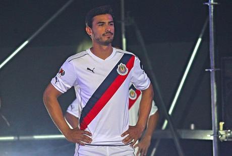 Las playeras que ha usado Chivas Las playeras que ha usado Chivas