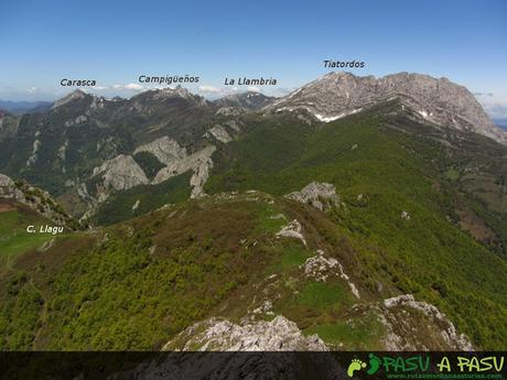 Desde el Maciodome, vista dle Tiatordos, Llambria y Campigüeños