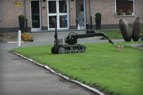 Robot con bomba es el responsable de matar al sospechoso de los tiroteos de Dallas Robot con bomba es el responsable de matar al sospechoso de los tiroteos de Dallas