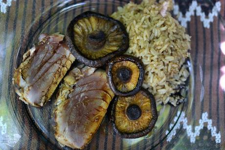 receta fácil tataki de atún rojo con arroz y setas a la plancha 01