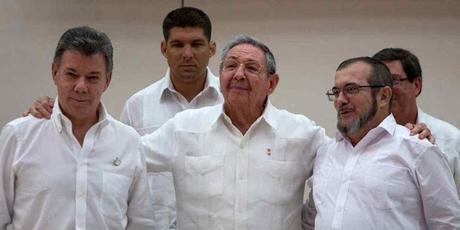 Santos entrega territorio colombiano a FARC