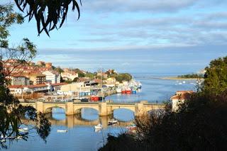 EN TU PUERTA ME DETENGO...