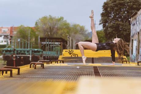 Ballerina proyect inspiración, vía de tren abandonada.