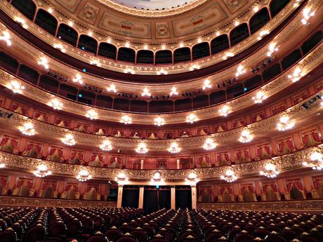 Dos teatros, dos ciudades: Teatro Solís en Montevideo y Teatro Colón en Buenos Aires