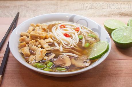 Sopa picante pollo noodles 3