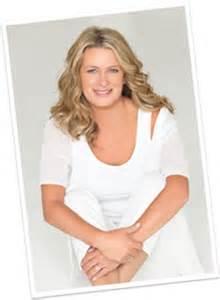 Reseña: El ruiseñor de Kristin Hannah (Suma de Letras, febrero 2016)