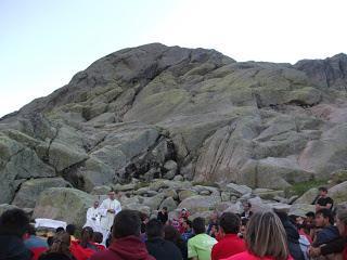 MILITANTES PARA TODO TIEMPO Y LUGAR El milagro de la Virgen de Gredos, 25 años después MILITANTES PARA TODO TIEMPO Y LUGAR El milagro de la Virgen de Gredos, 25 años después