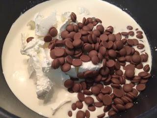 CHEESECAKE SIN HORNO DE CHOCOLATE Y CUAJADA