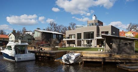 Casa Moderna en los Canales de Suecia