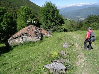 Xomezana Riba-La Forqueta'l L.lagüizu-La Foiz Pequeña-Puertos de Güeria-Valseco-Bovias