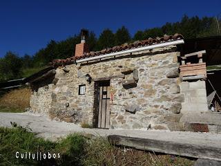 Xomezana Riba-La Forqueta'l L.lagüizu-La Foiz Pequeña-Puertos de Güeria-Valseco-Bovias