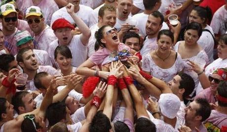 Imágenes de desenfreno (sanfermines)