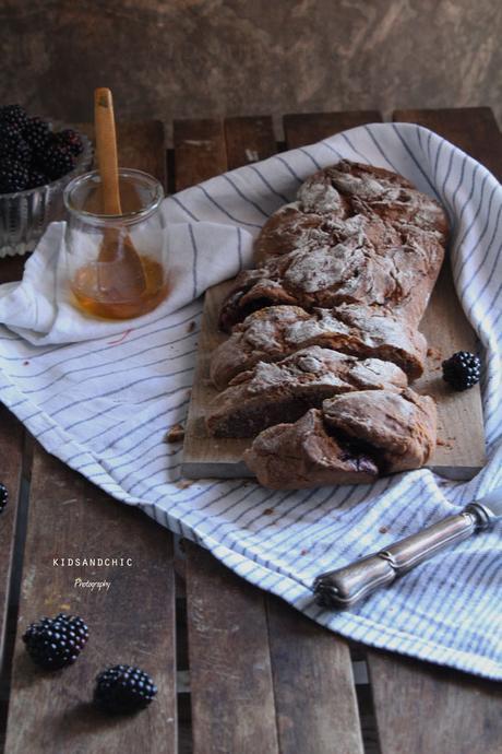 Pan rústico de miel y moras  #BreadBakers