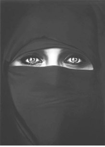 Una apuesta al negro: Santiago Sierra – Robert Longo