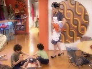 Tú Preguntas! Cómo hacer una puerta corredera como la de Paz, de la serie Aída