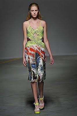 DISEÑADORES: Christopher Kane