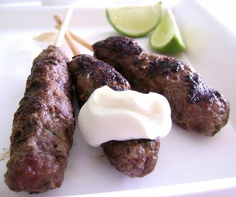 Brochetas de Kofta en el sartén