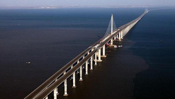 Un puente en el que se puede correr una maratón entera