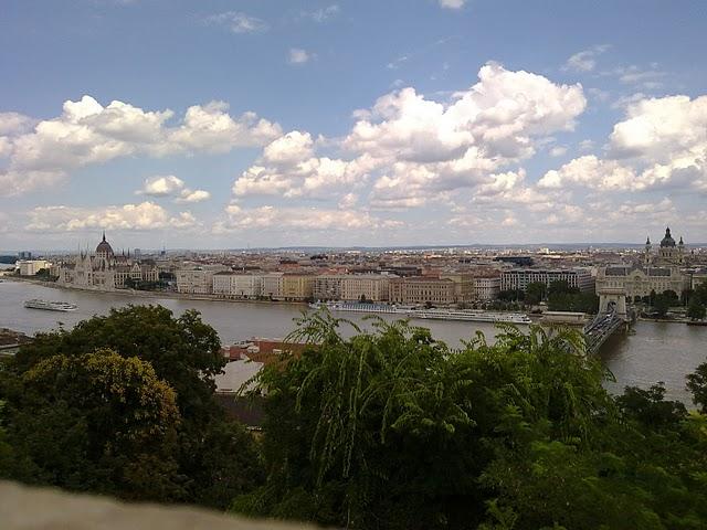 Budapest; Del bullicio de Pest al sosiego de Buda