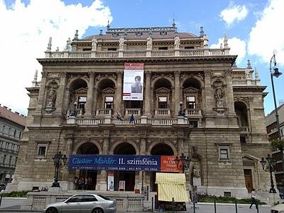 Budapest; Del bullicio de Pest al sosiego de Buda