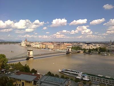 Budapest; Del bullicio de Pest al sosiego de Buda