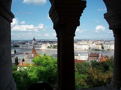 Budapest; Del bullicio de Pest al sosiego de Buda