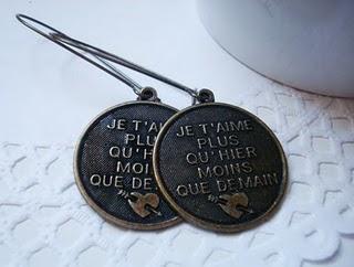 PENDIENTES JE T'AIME PLUS QU'HIER, MOINS QUE DEMAIN