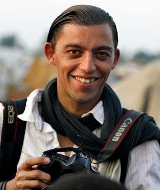 Fotógrafo francés herido en Túnez, muere, resucita y vuelve a morir en unas horas.