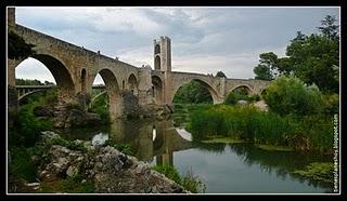 Besalu pueblo medieval