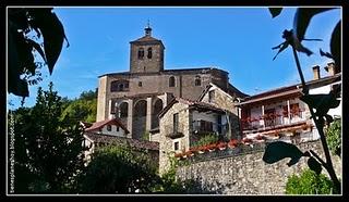 Navarra-Roncal-pueblo-iglesia