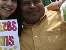 Contra maldad, hermandad. ¡Abrazos gratis!