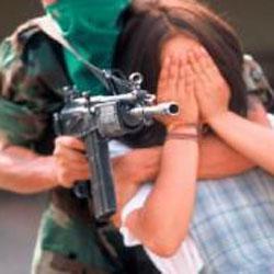 Colombia: Cada 44 minutos se violó a una mujer por actores armados