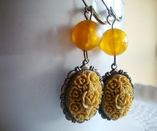 PENDIENTES BOUQUET MARRONES