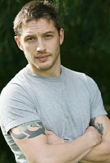 Anne Hathaway es Catwoman y Tom Hardy, Bane