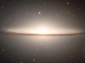 existe relación directa entre agujeros negros materia oscura