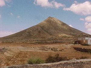 Montaña de Tindaya, Fuerteventura. Wikipedia