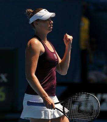 Australian Open: Zvonareva sigue firme y ahora irá por Kvitova