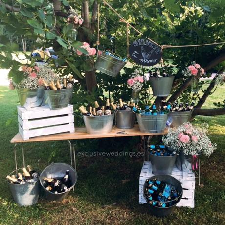 Rincones de cerveza bien fría para refrescar a tus invitados el día de tu boda - Foto: Exclusive Weddings