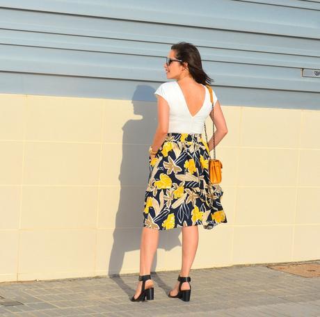 zara_printed_midi_skirt_1 zara-printed-midi-skirt-outfit